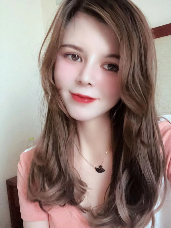 颜值中等的妹子